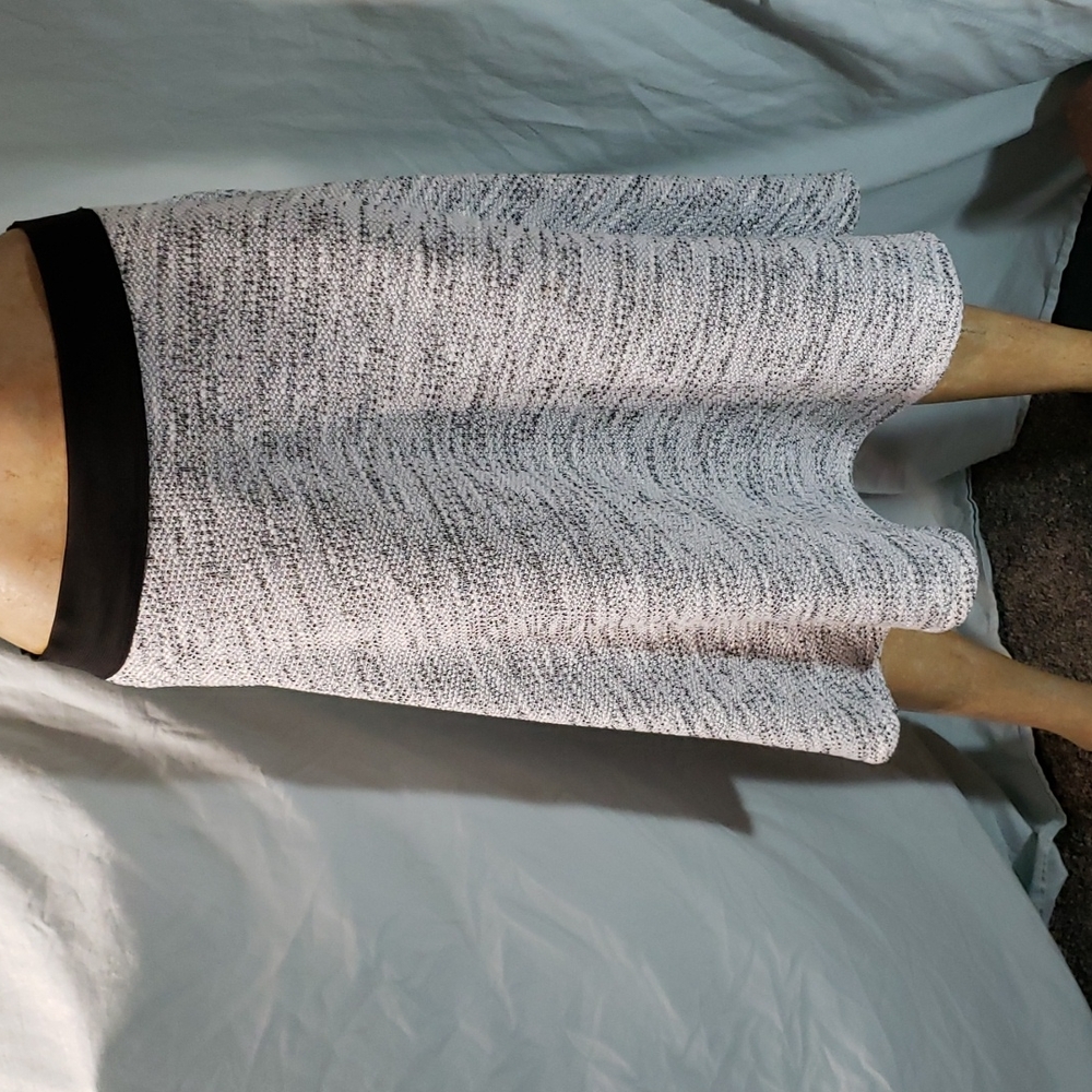 DownEast Black and White Tweed Mid- Calf Skirt Women's Size Large